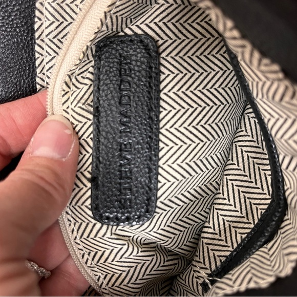 Steve Madden Hobo Cross Body w/Chain Purse Handbag Black Gold - Picture 7 of 11